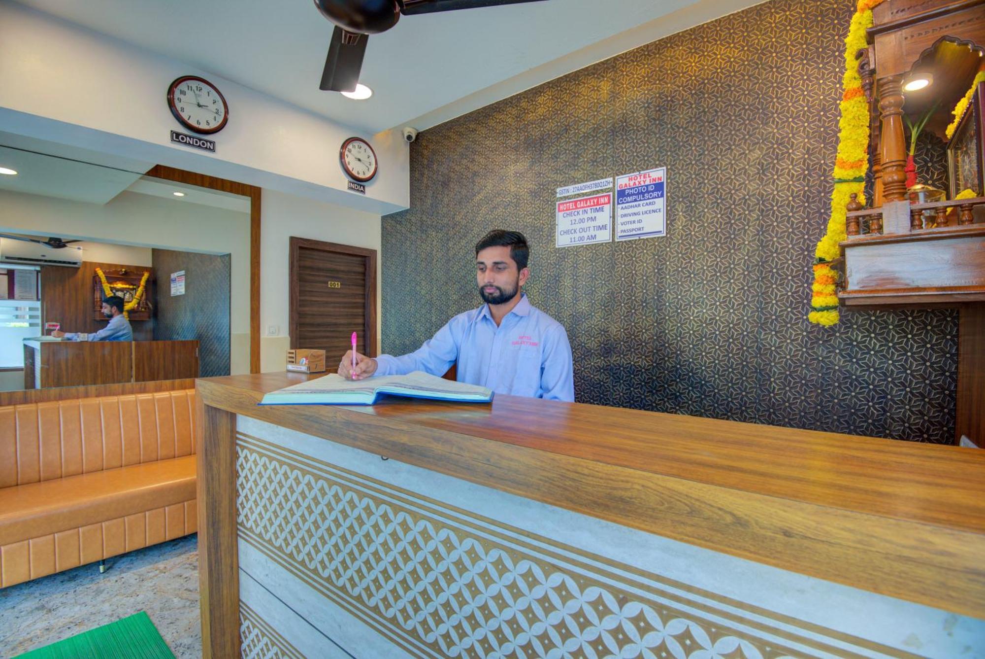 Hotel Galaxy Inn Navi Mumbai Exterior foto